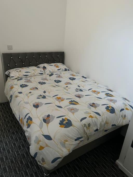 Modern 1 Bed Apartment In Salford Manchester Exteriér fotografie